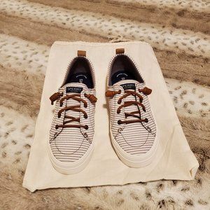 Crest Vibe Seersucker Stripe  Sperry 8.5